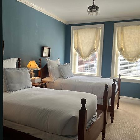 Ironclad Inn And Bourbon Room Fredericksburg Eksteriør bilde